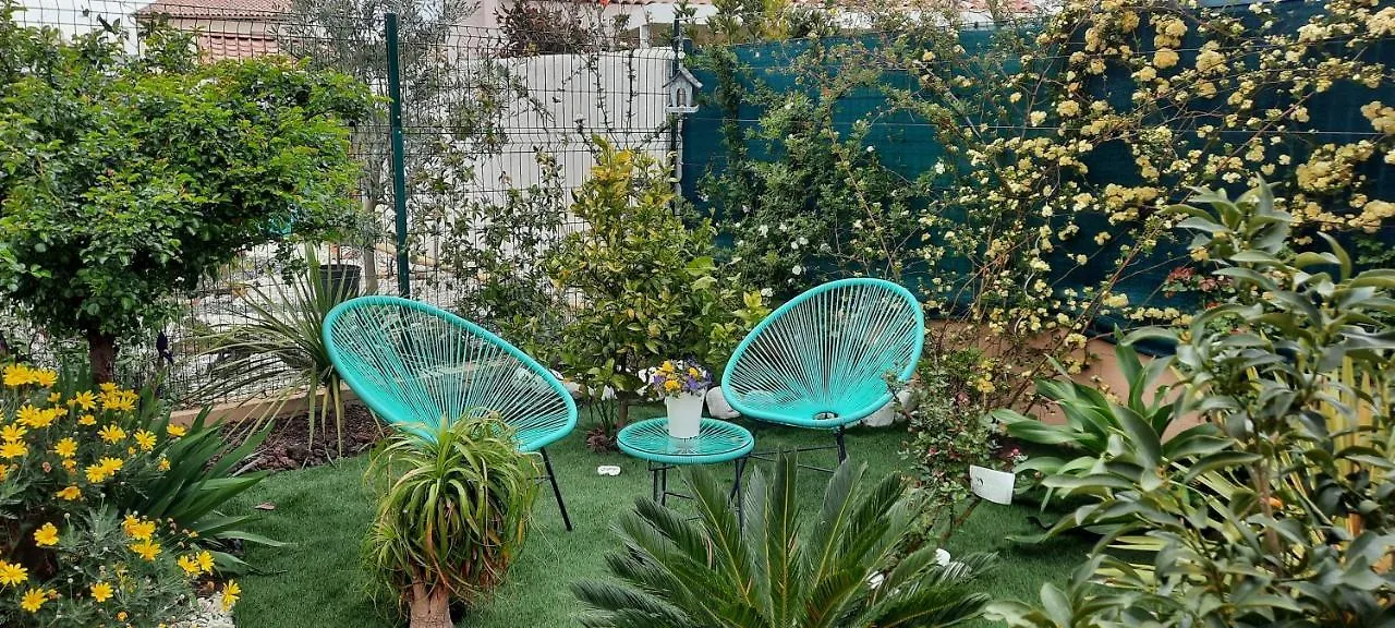 Chambre D'Hotes Dans Villa Diane La Londe-les-Maures Bed & Breakfast